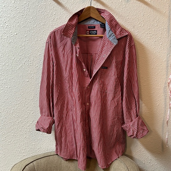 ✨ Red striped button down - Picture 3 of 5